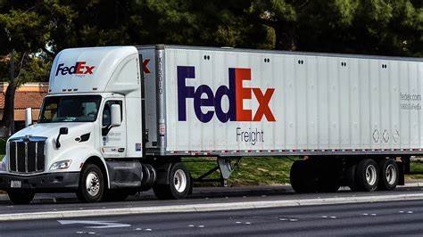 FedEx Freight operating income drops 6%