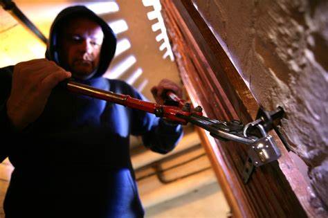 POL-ME: Einbrecher erbeuten mehrere Tonnen Kupfer - 2509077