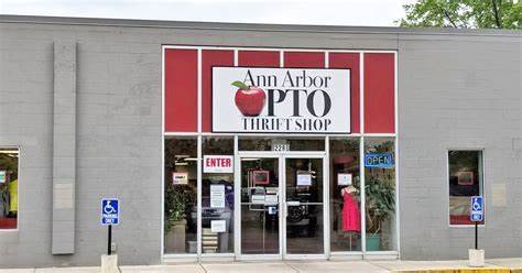 This Little-Known Thrift Store In Michigan Is A Wonderland Of Vintage Treasures And Collectibles