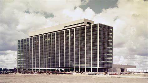 Ford to open new HQ, demolish iconic ‘Glass House’