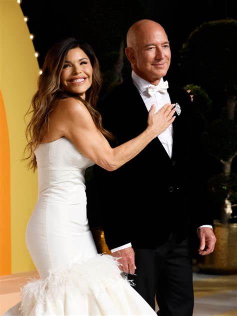Jeff Bezos Just Had a Fancy Wedding—And Sold a Pile of Amazon Stock