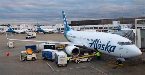 Alaska Air pulls its 2025 outlook, sees weaker profit in second quarter