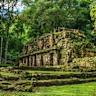 De stad van de Groene Stenen is Yaxchilán in Mexico
