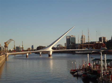 PUERTO MADERO - Guía de Turismo de Puerto Madero - Puente de la Mujer 