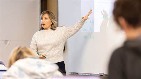 Marina Ptukhina Challenges Students to Become Thoughtful Data Analysts