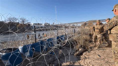 Supreme Court allows agents to cut razor wire at Texas-Mexico border