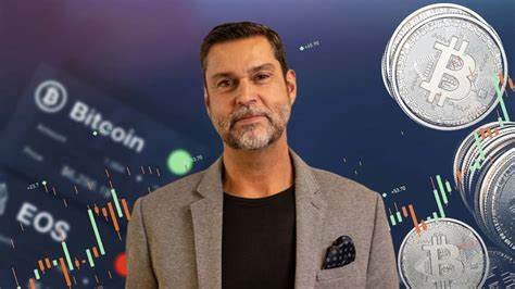 Raoul Pal Predicts Strong Quarter For Crypto As US Dollar Declines