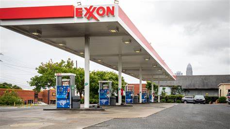 ExxonMobil Warns Falling Fuel Prices Will Pull Down Earnings