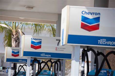 Are Wall Street Analysts Predicting Chevron Stock Will Climb or Sink?