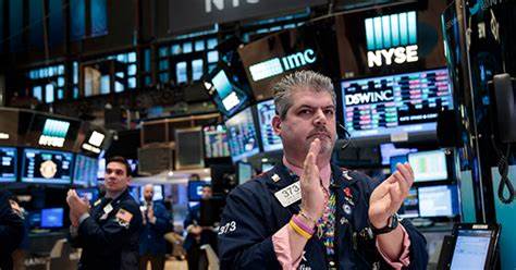 Analysts revisit S&P 500 forecasts amid recession worry - TheStreet