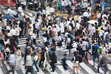 Japanese Bonds Tumble as Fiscal Worries Mount Before Election