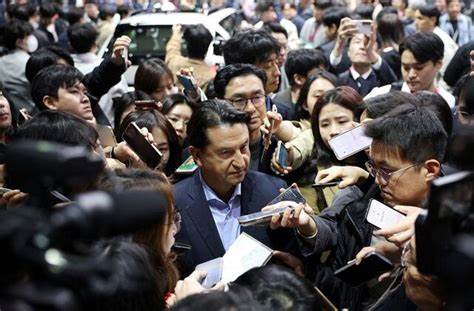 Hyundai Profit Steady but Tariff Hit Looms