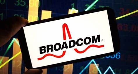 Broadcom (AVGO) Maintains Momentum With $15B Revenue, Analysts Hike Price Target