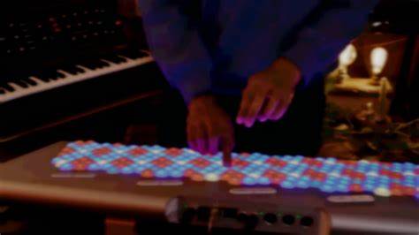 Trying to play an isomorphic piano [video]