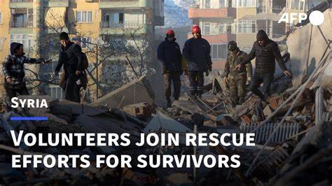 Volunteers join quake rescue effort